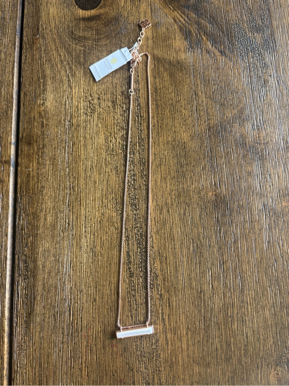 Kendra Scott Leonor, Rose gold necklace NWT $70 and  pouch